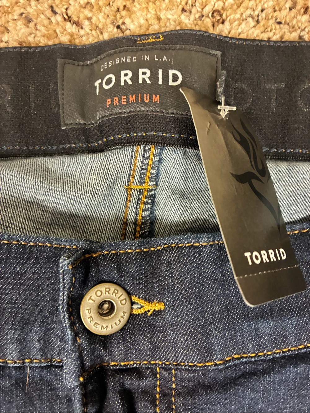 NWTs Torrid Premium Distressed Dark Wash Bombshell Skinny Jeans - Picture 5 of 13